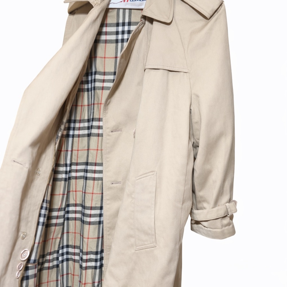 Classic Beige Trench Coat w/ plaid interior